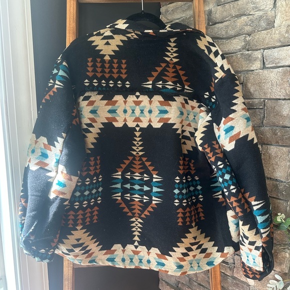 Aztec Patterned Jacket - Picture 3 of 3